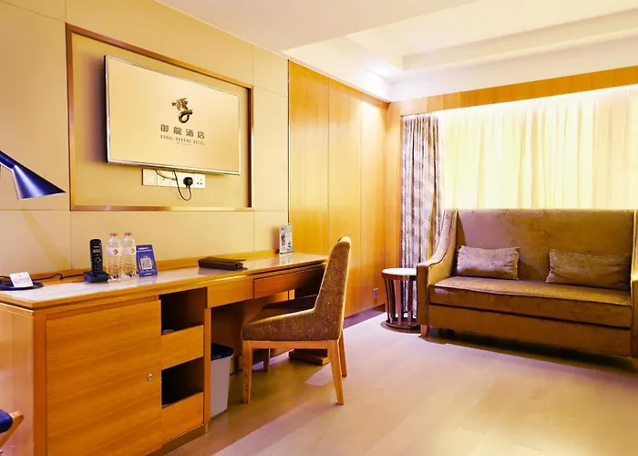 Royal Dragon Hotel 3*
