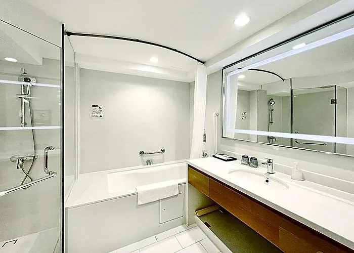 Royal Dragon Hotel 3*